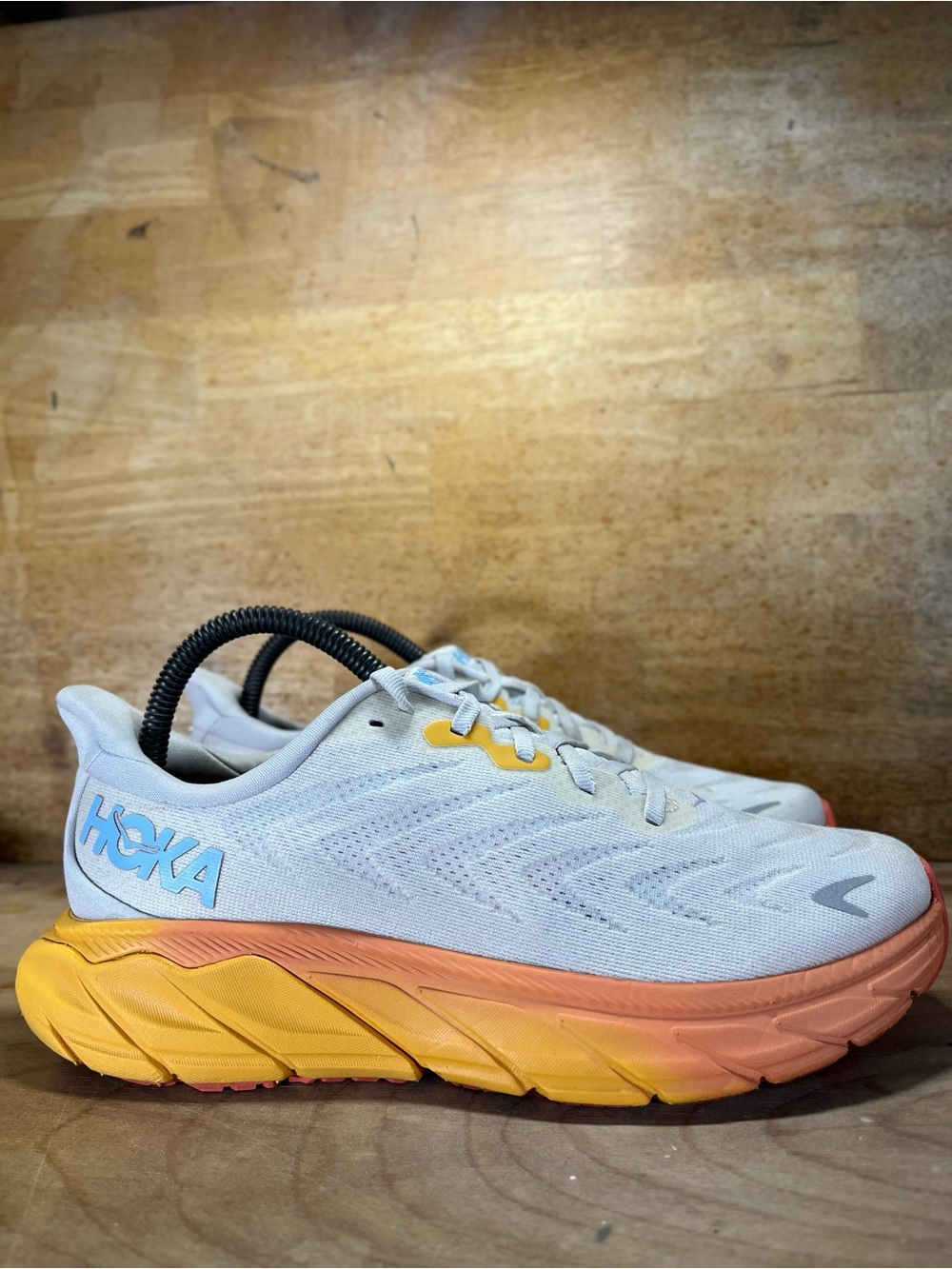 Hoka One One Arahi 6 Womens Size 8
Running Shoes Sneakers Nimbus Cloud Orange